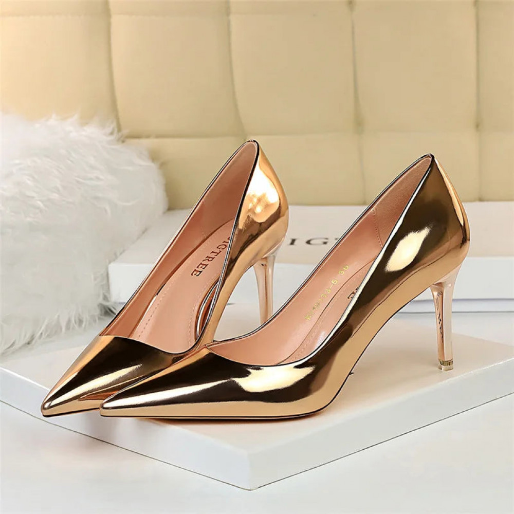 Obsidian Heels